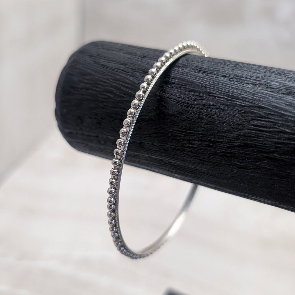 Vintage Silver Tone Bangle Bracelet with Ball Like Detail 8.25"